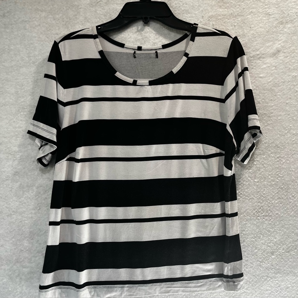 Short Sleeve Stretch Black White Horizontal Stripes Top Size See measurements